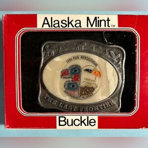 1990 Anchorage Alaska .Fur Rondy Rendezvous Totem Design logo Belt Buckle NEW